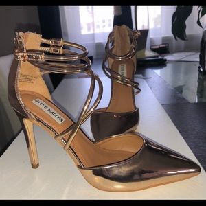 Steve Madden-Metallic Ciena Pump